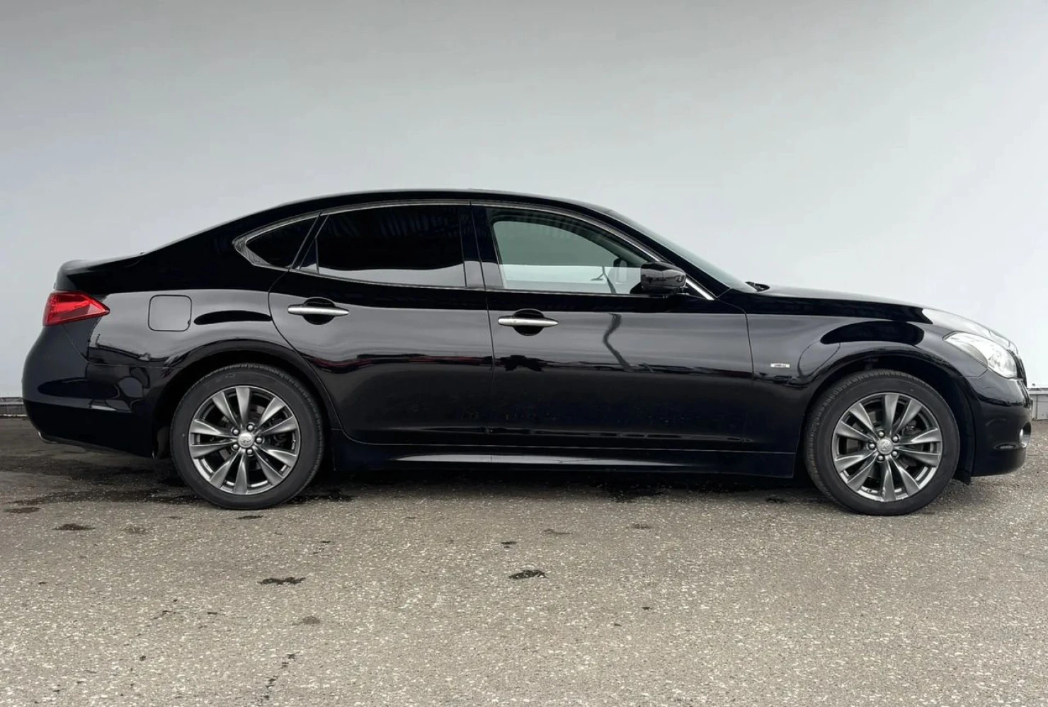 Infiniti M, 2012