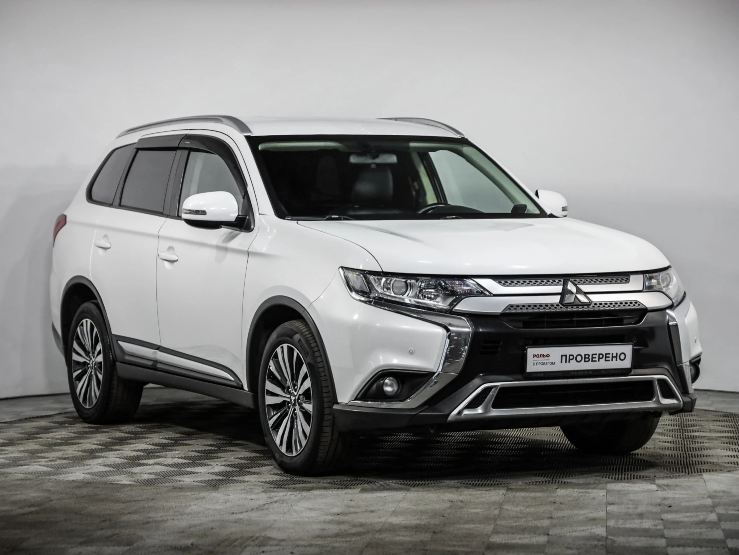 Mitsubishi OUTLANDER, 2020