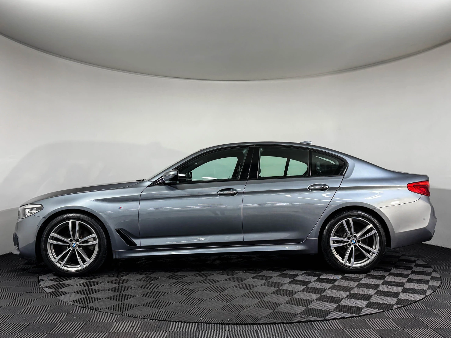 BMW 5 серии, 2018