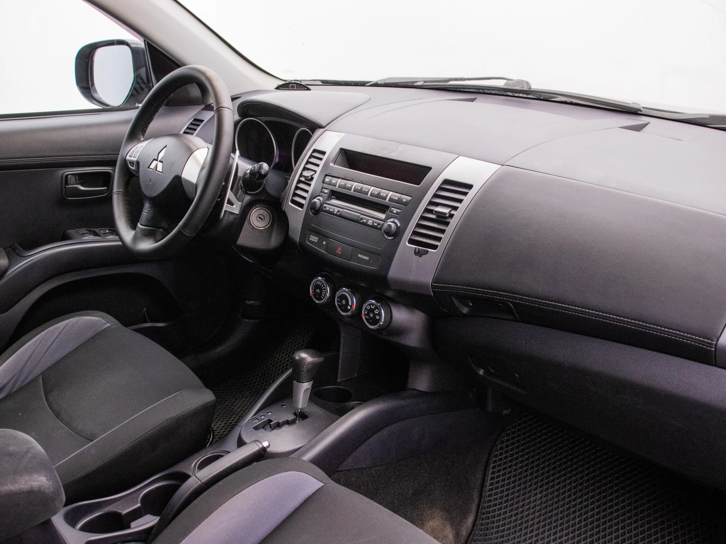 Mitsubishi OUTLANDER, 2010