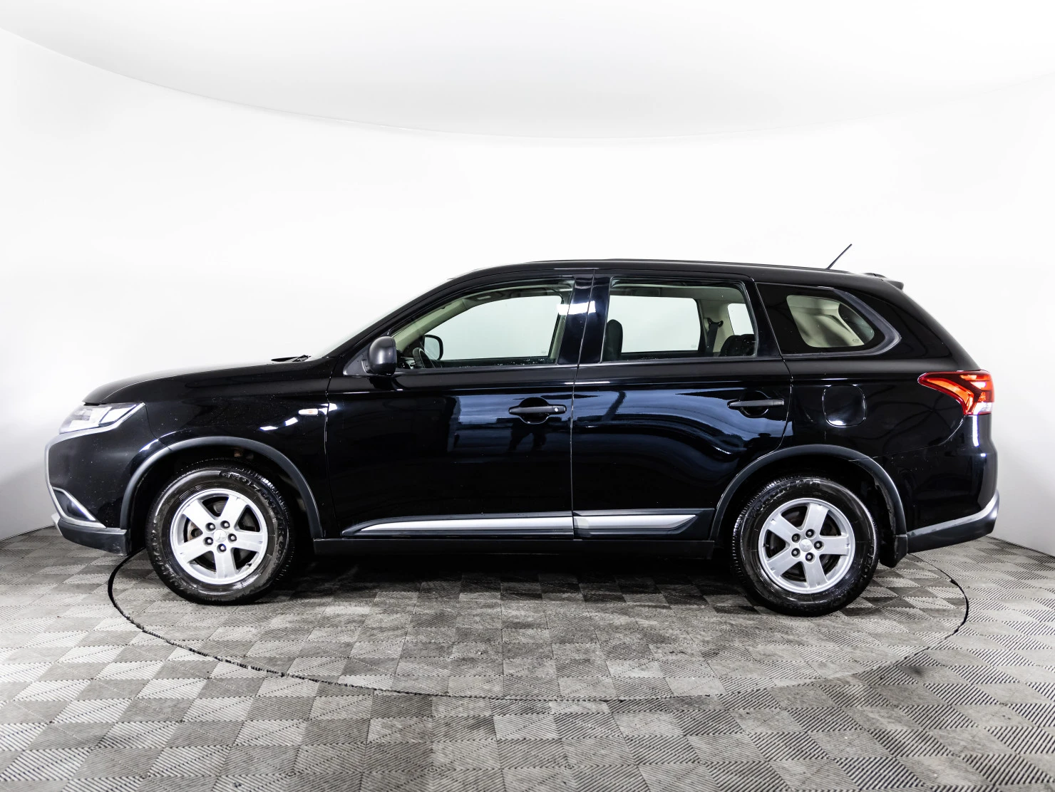 Mitsubishi OUTLANDER, 2016