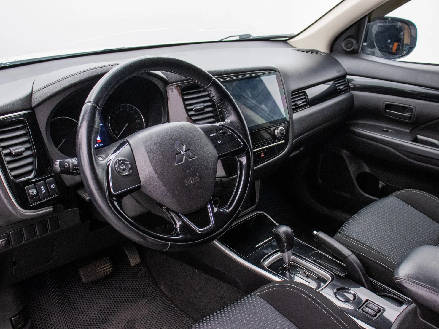 Mitsubishi OUTLANDER, 2021