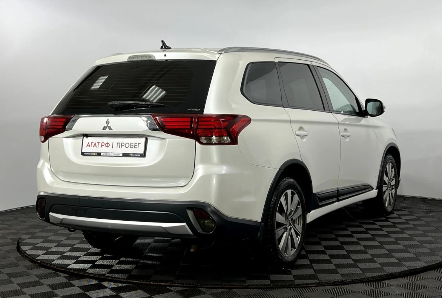 Mitsubishi OUTLANDER, 2015