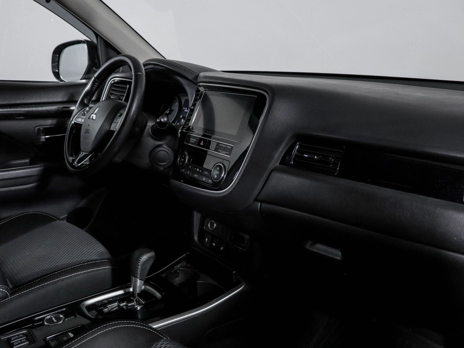 Mitsubishi OUTLANDER, 2019