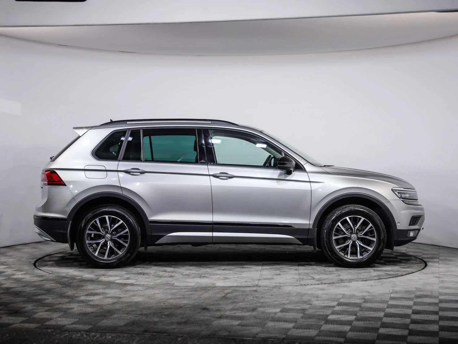 Volkswagen Tiguan, 2020