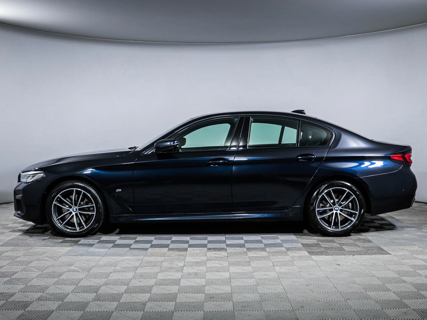 BMW 5 серии, 2020