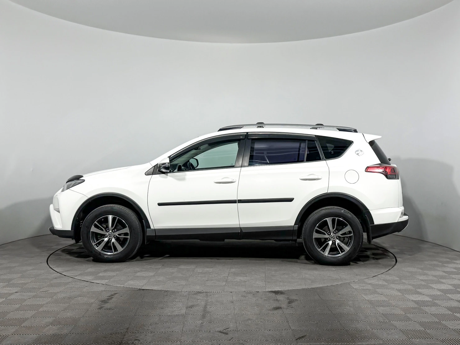 Toyota RAV4, 2016