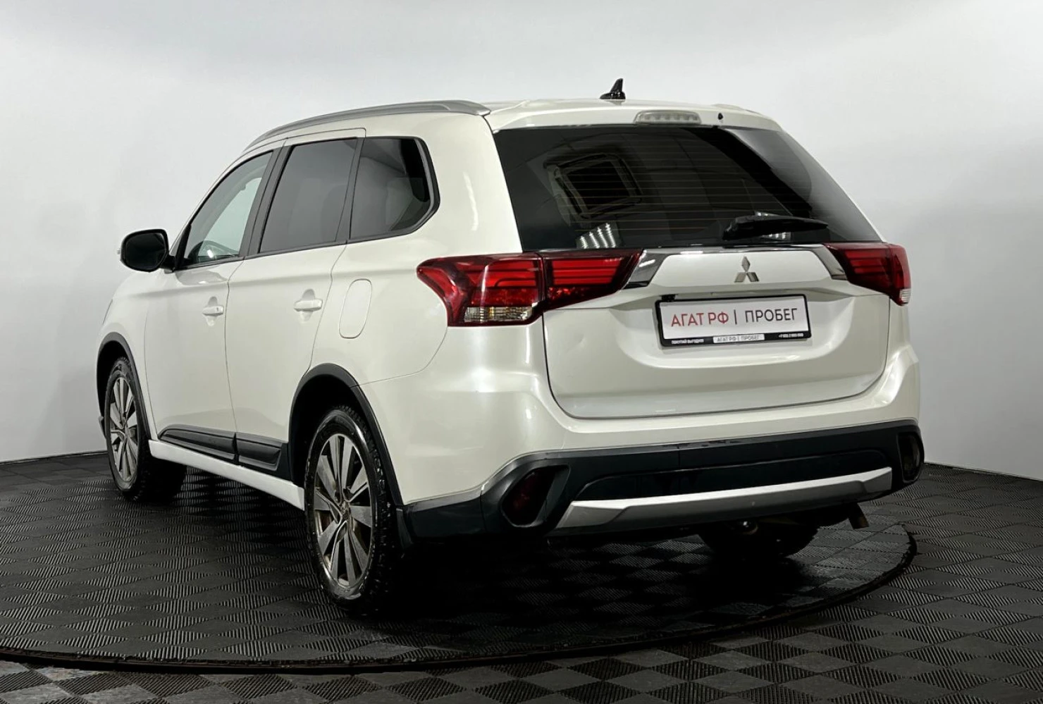 Mitsubishi OUTLANDER, 2015