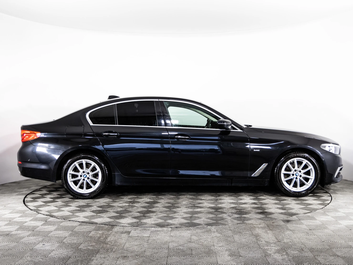 BMW 5 серии, 2017
