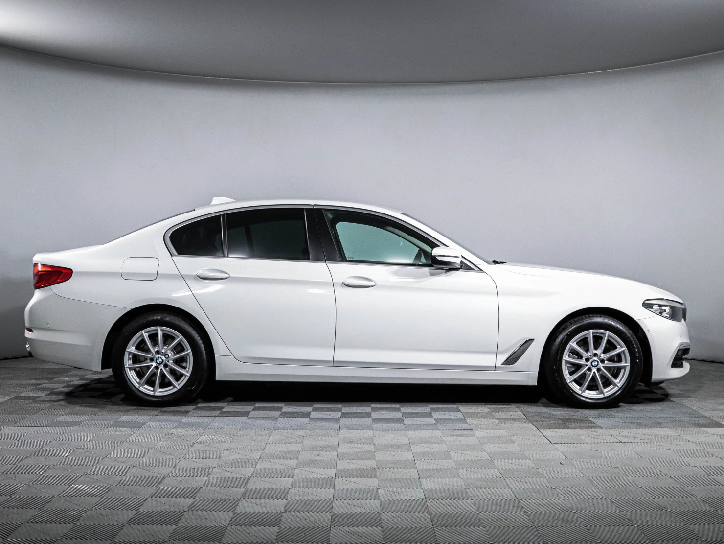 BMW 5 серии, 2020