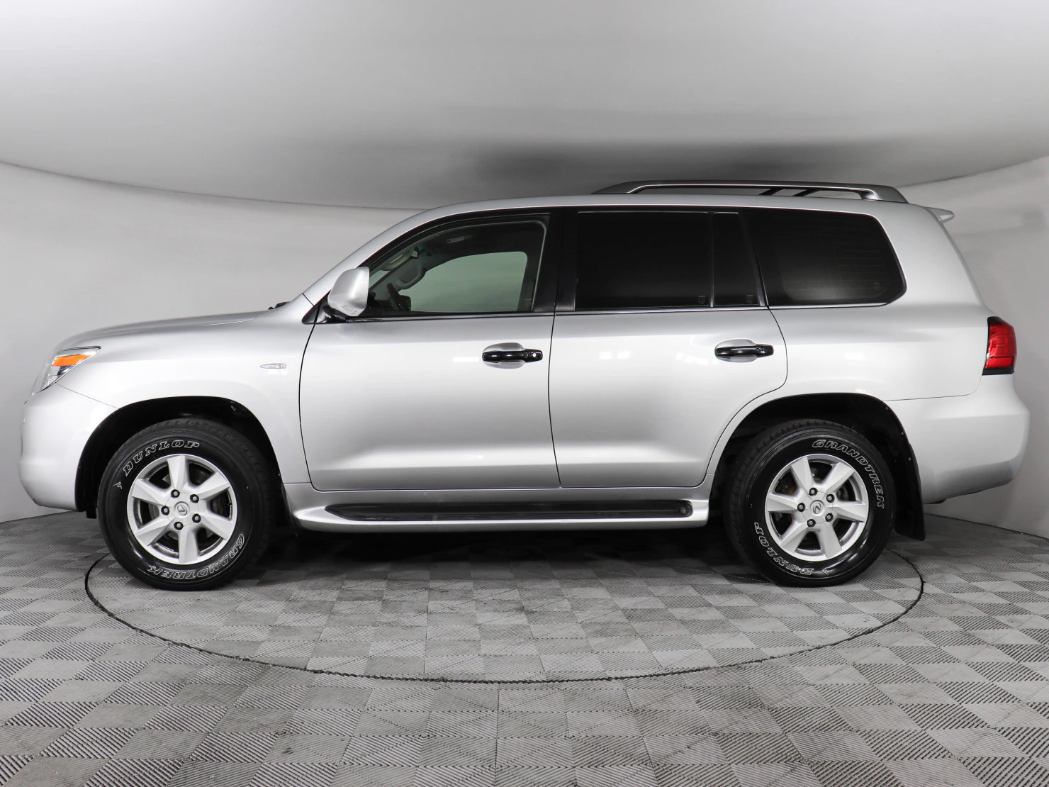 Lexus LX, 2008