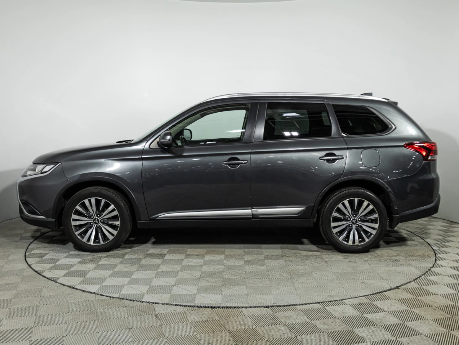 Mitsubishi OUTLANDER, 2019