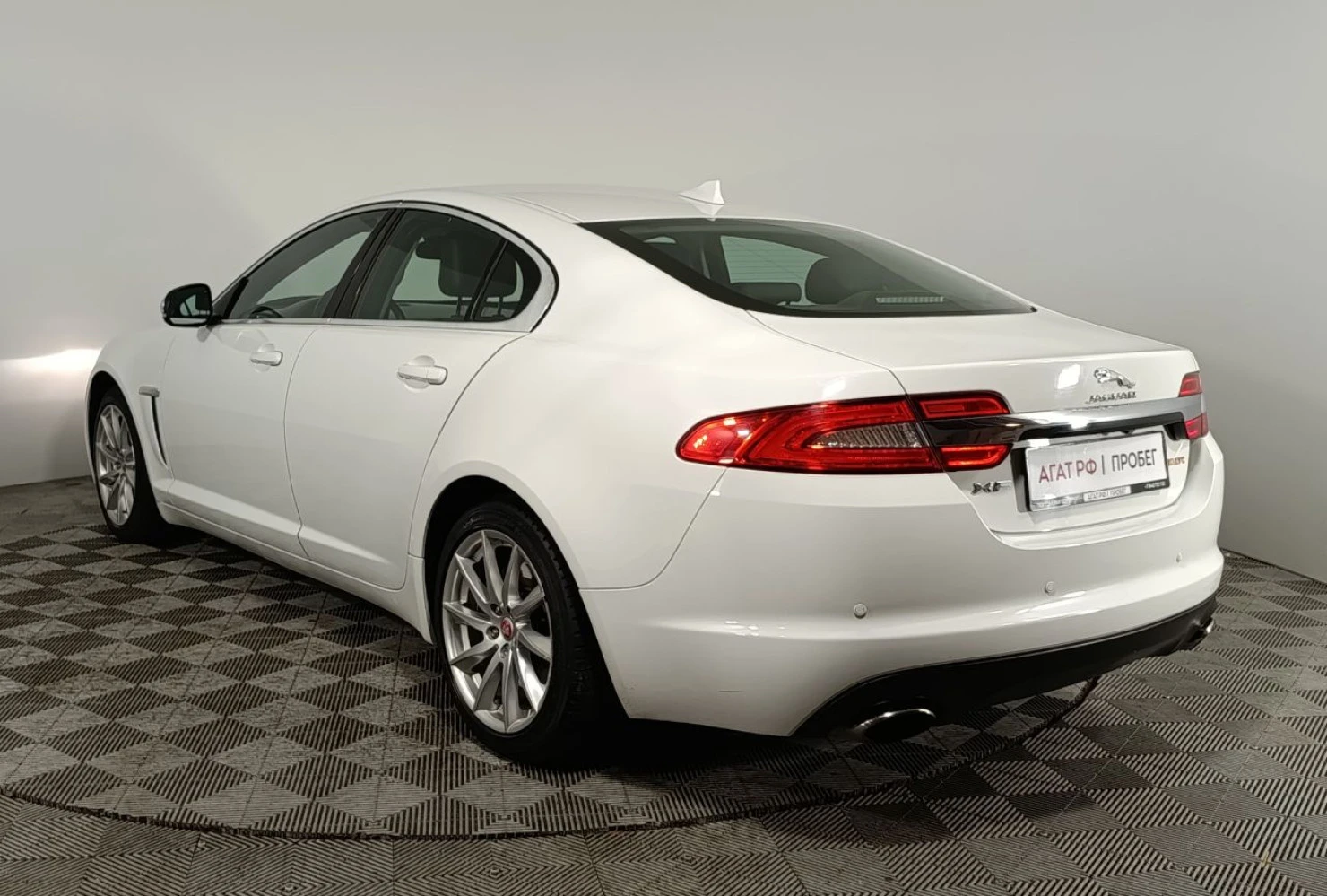 Jaguar XF, 2014