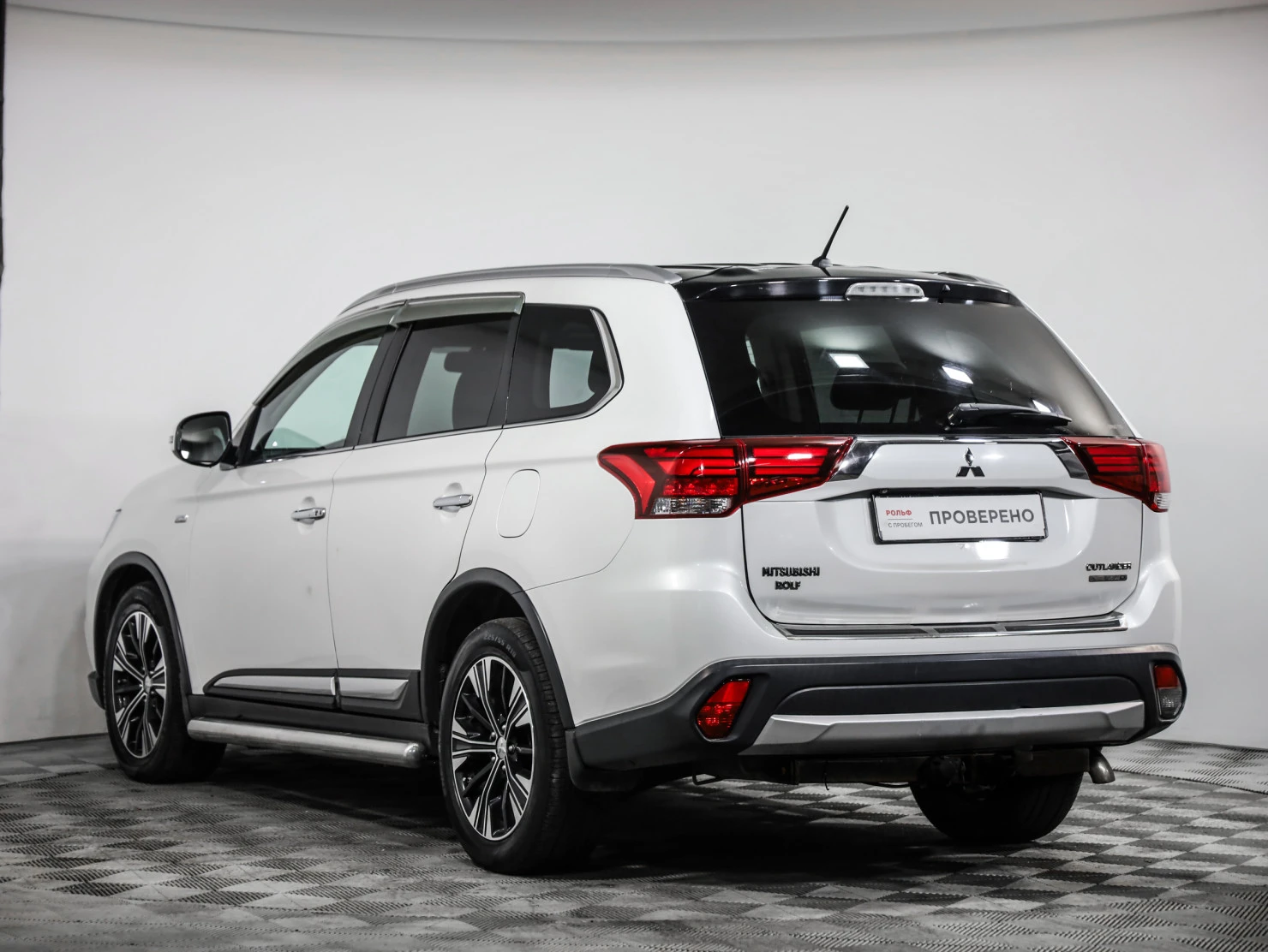Mitsubishi OUTLANDER, 2016