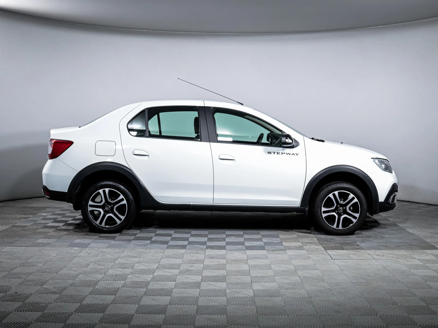 Renault Logan, 2022