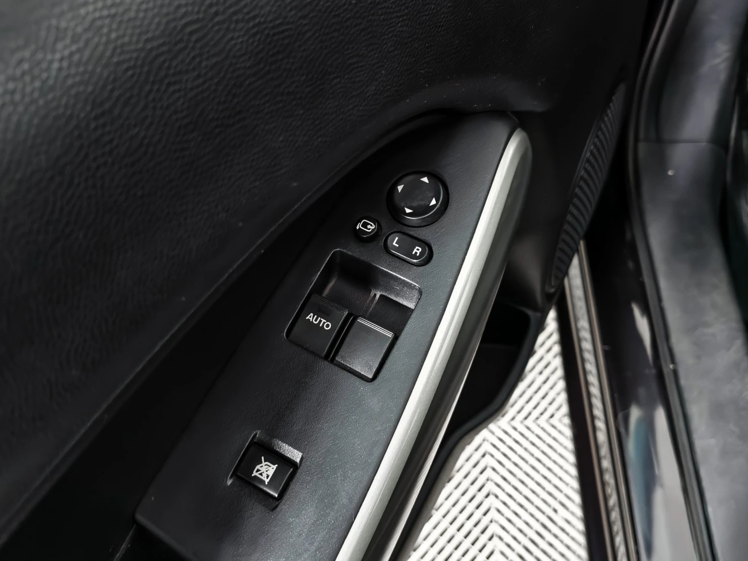 Mazda 2, 2012