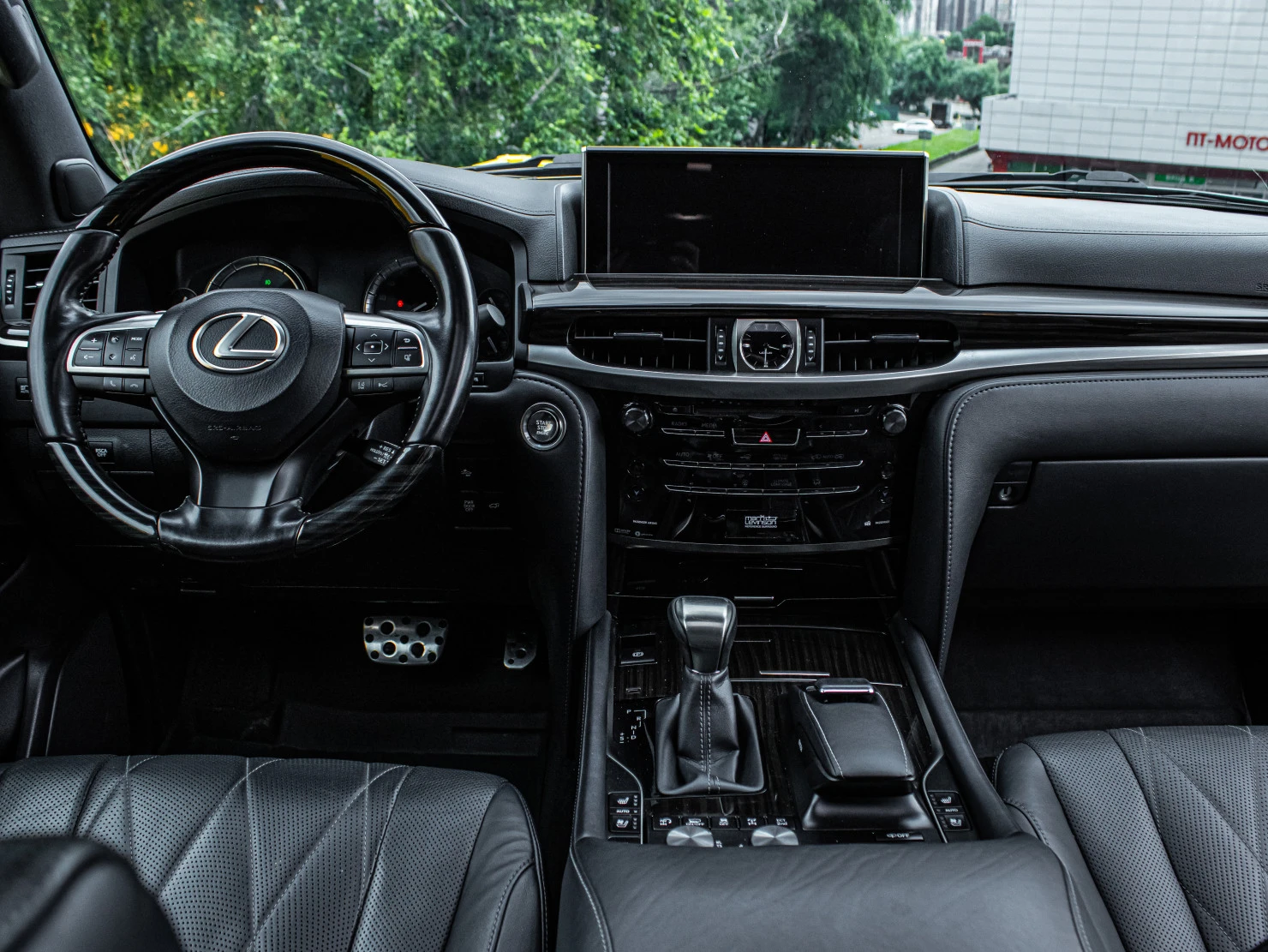 Lexus LX, 2020
