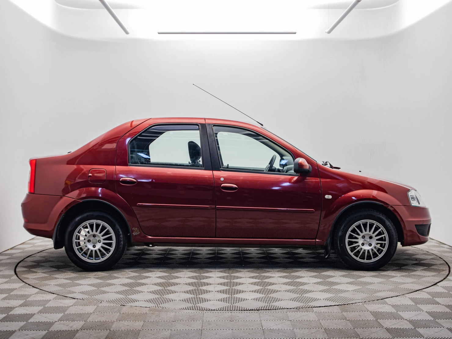 Renault Logan, 2010