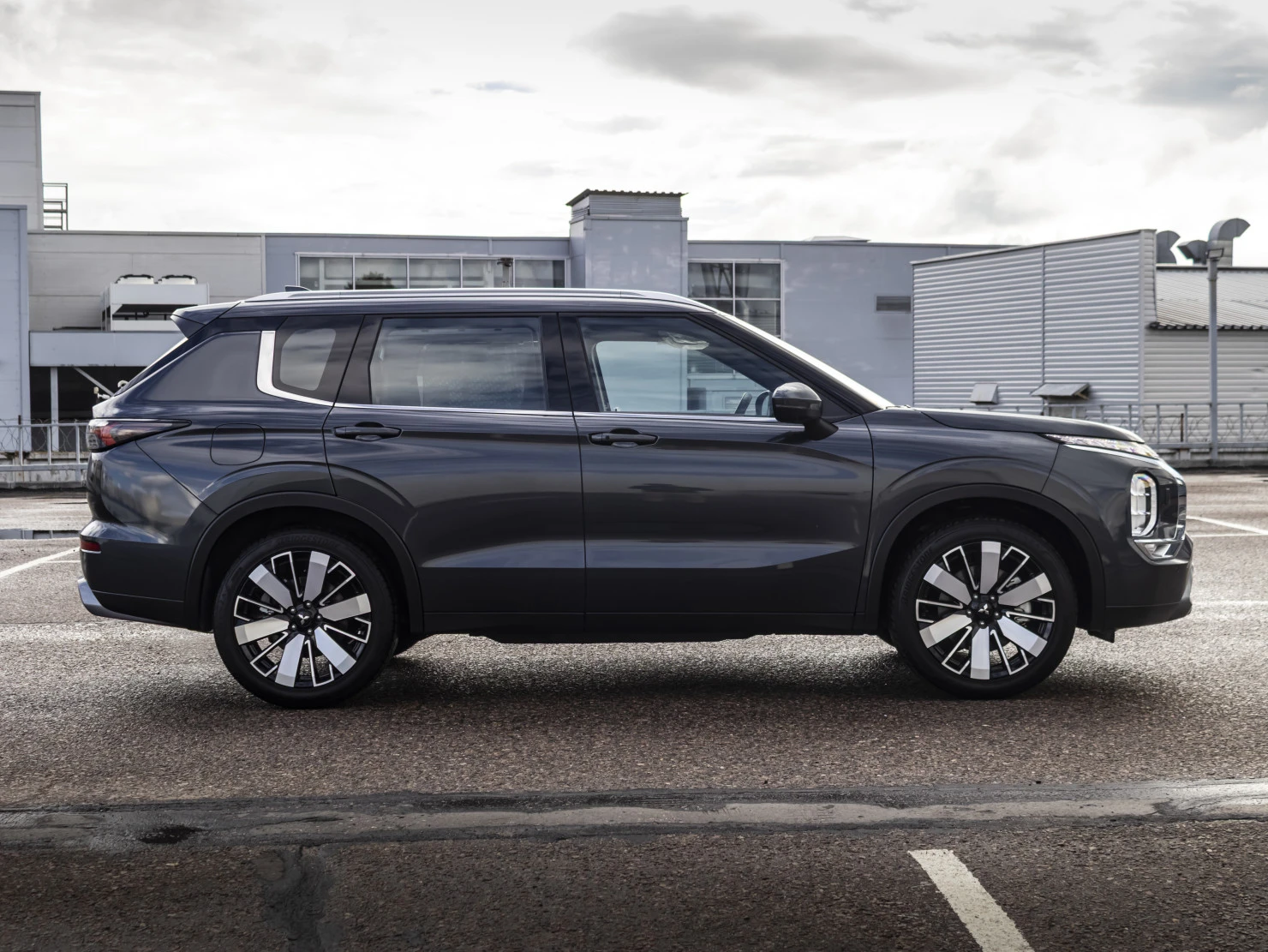 Mitsubishi OUTLANDER, 2025