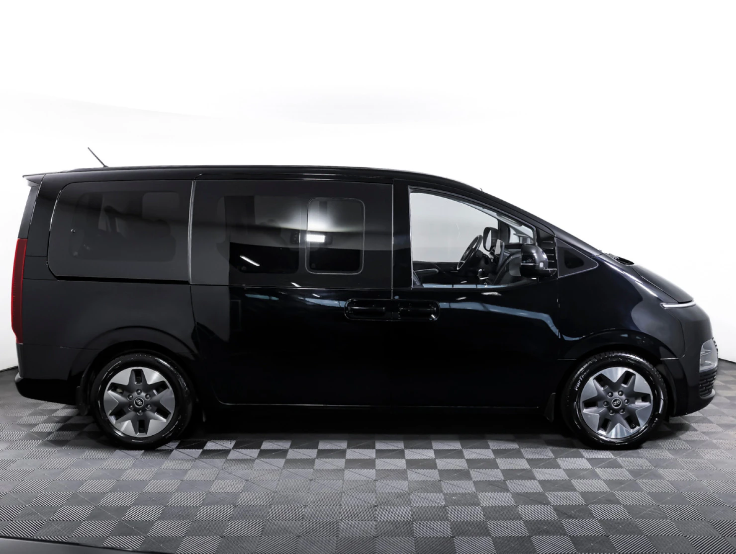 Hyundai Staria, 2021