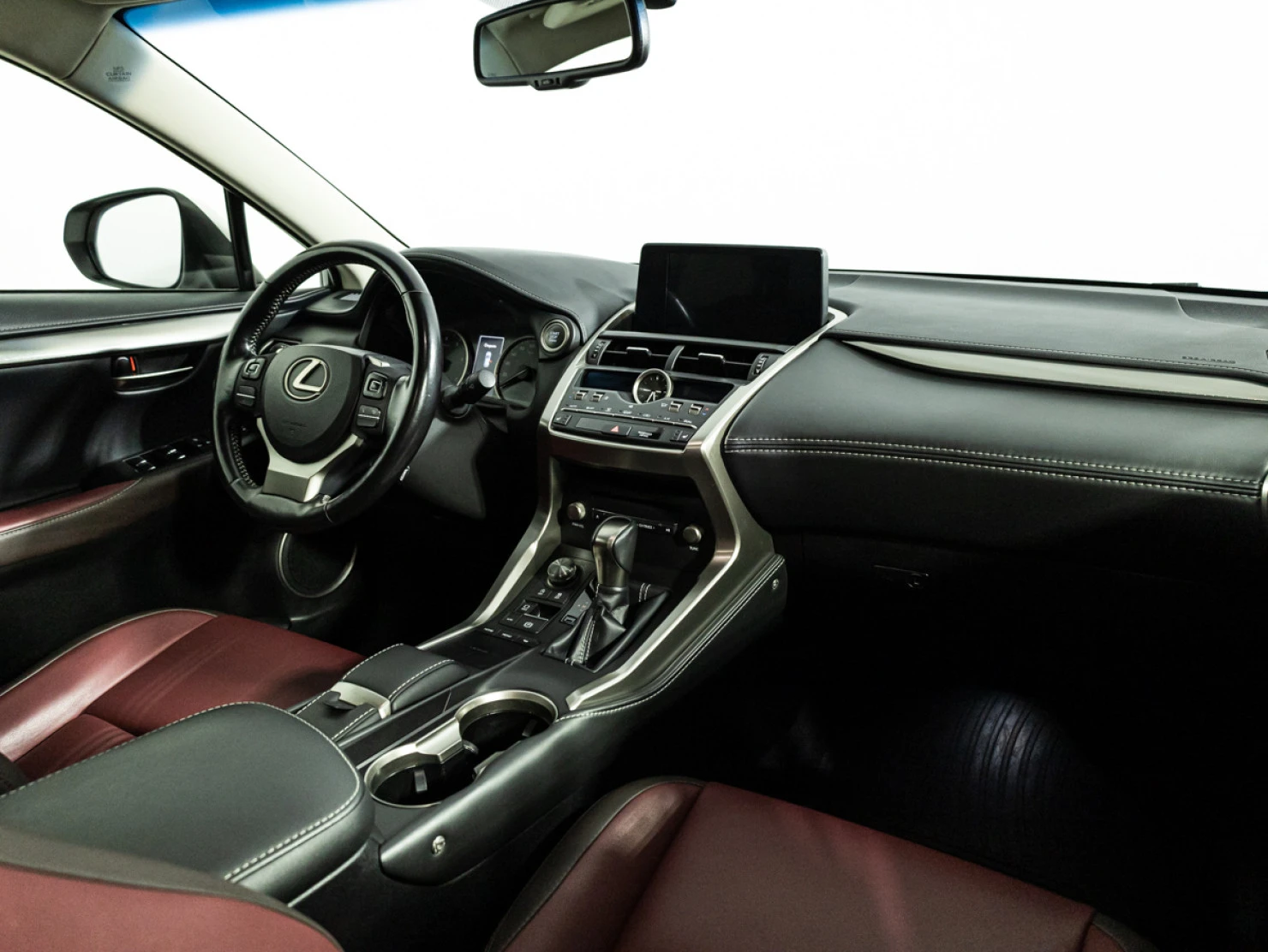 Lexus NX, 2018