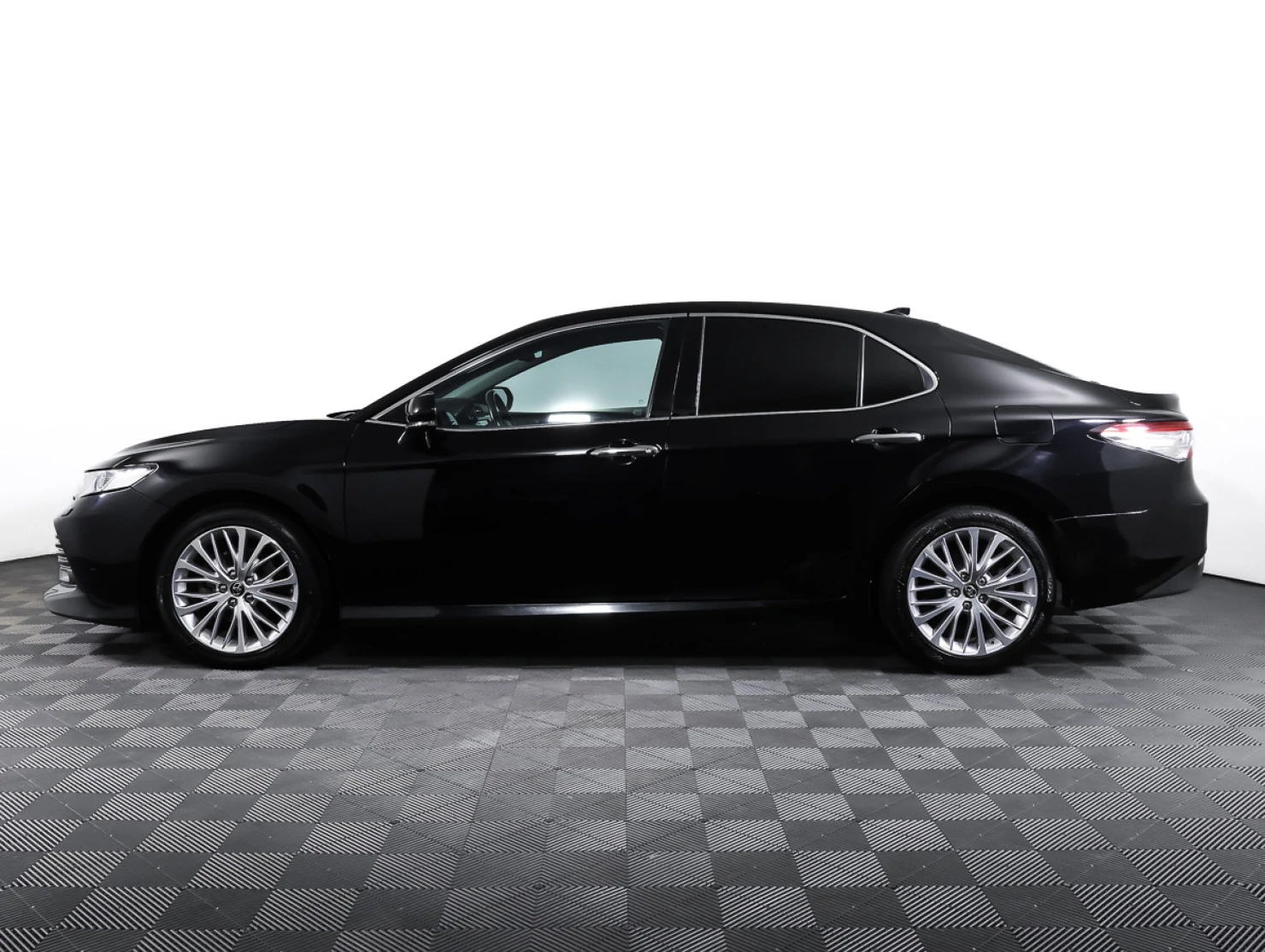 Toyota Camry, 2019