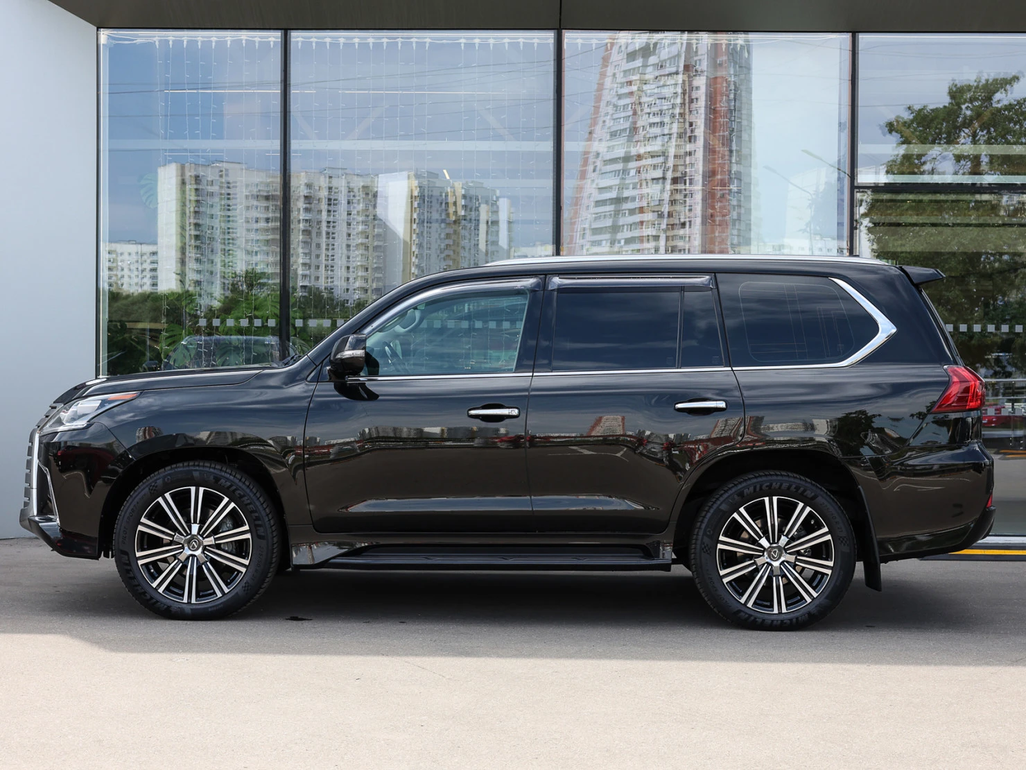 Lexus LX, 2021