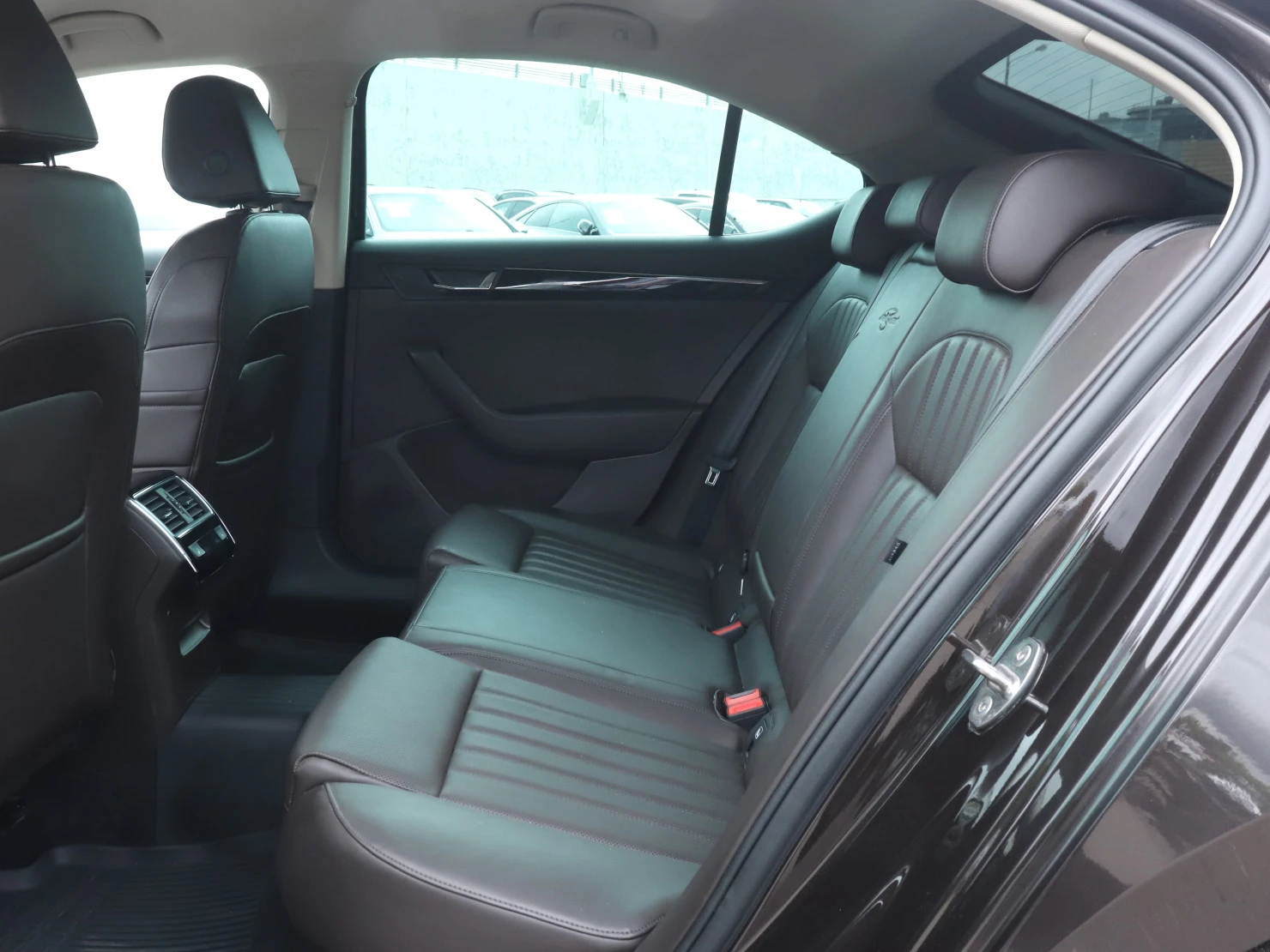 ŠKODA SUPERB, 2015