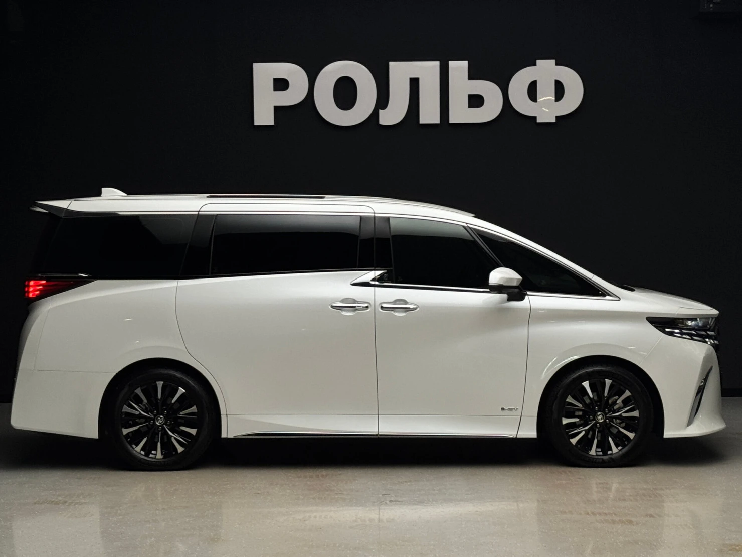 Toyota Alphard, 2024