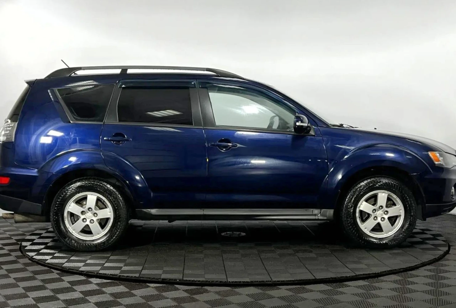 Mitsubishi OUTLANDER, 2012