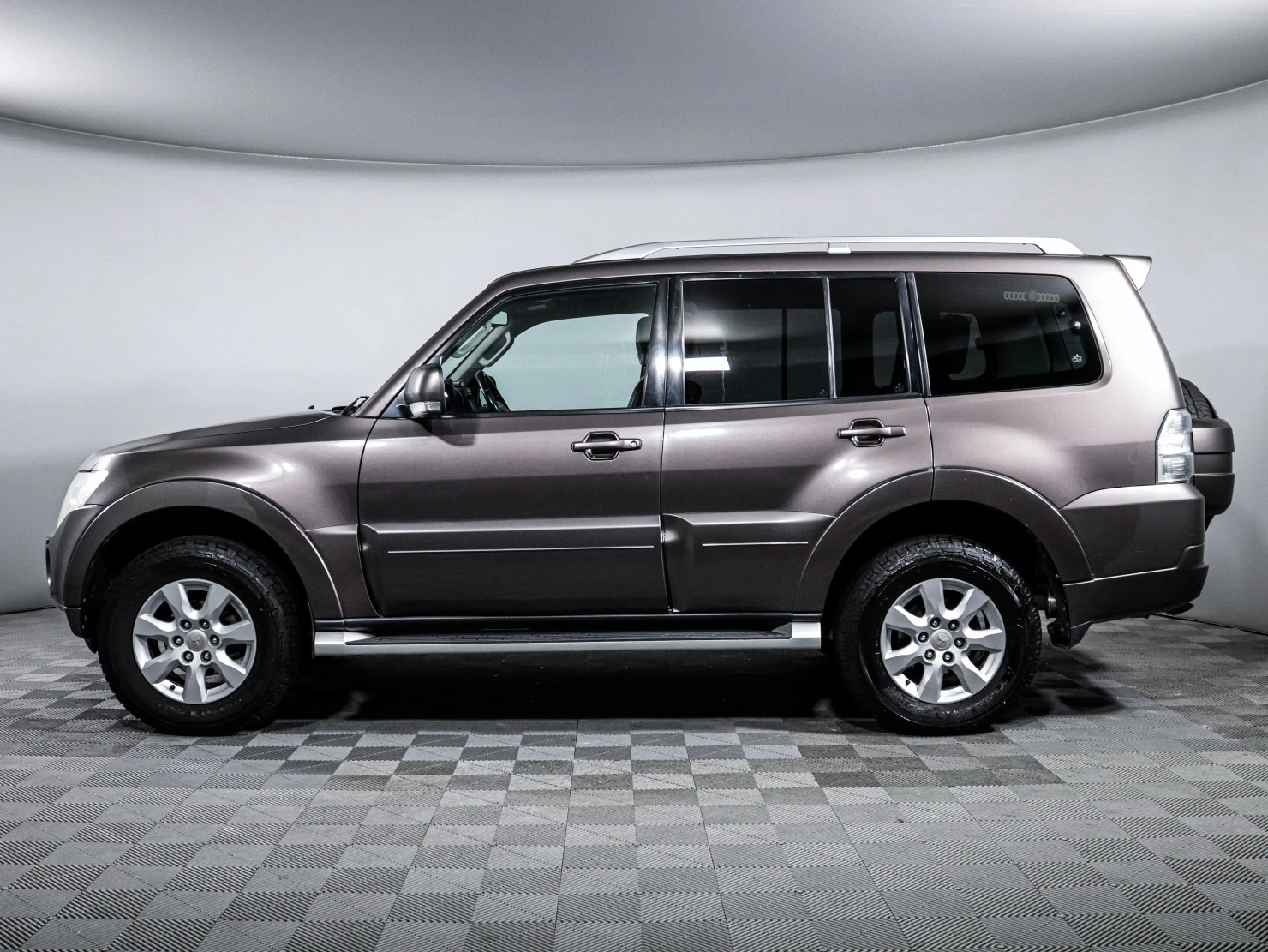 Mitsubishi PAJERO, 2011