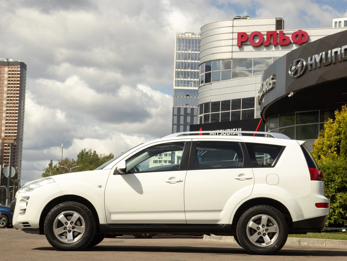 Peugeot 4007, 2008