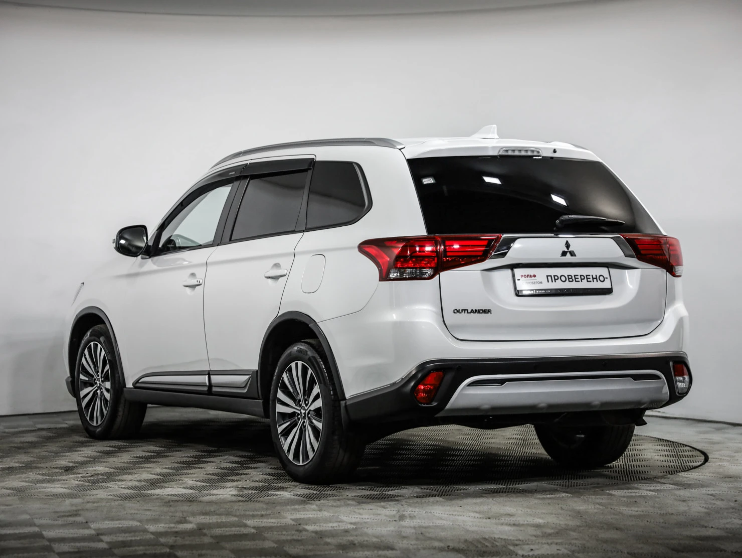 Mitsubishi OUTLANDER, 2020