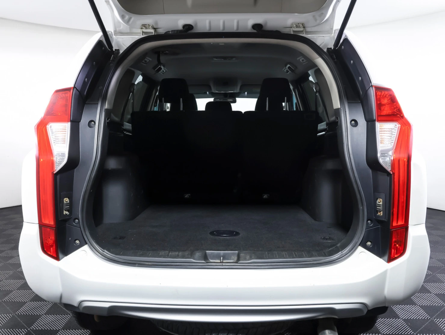 Mitsubishi PAJERO SPORT, 2019