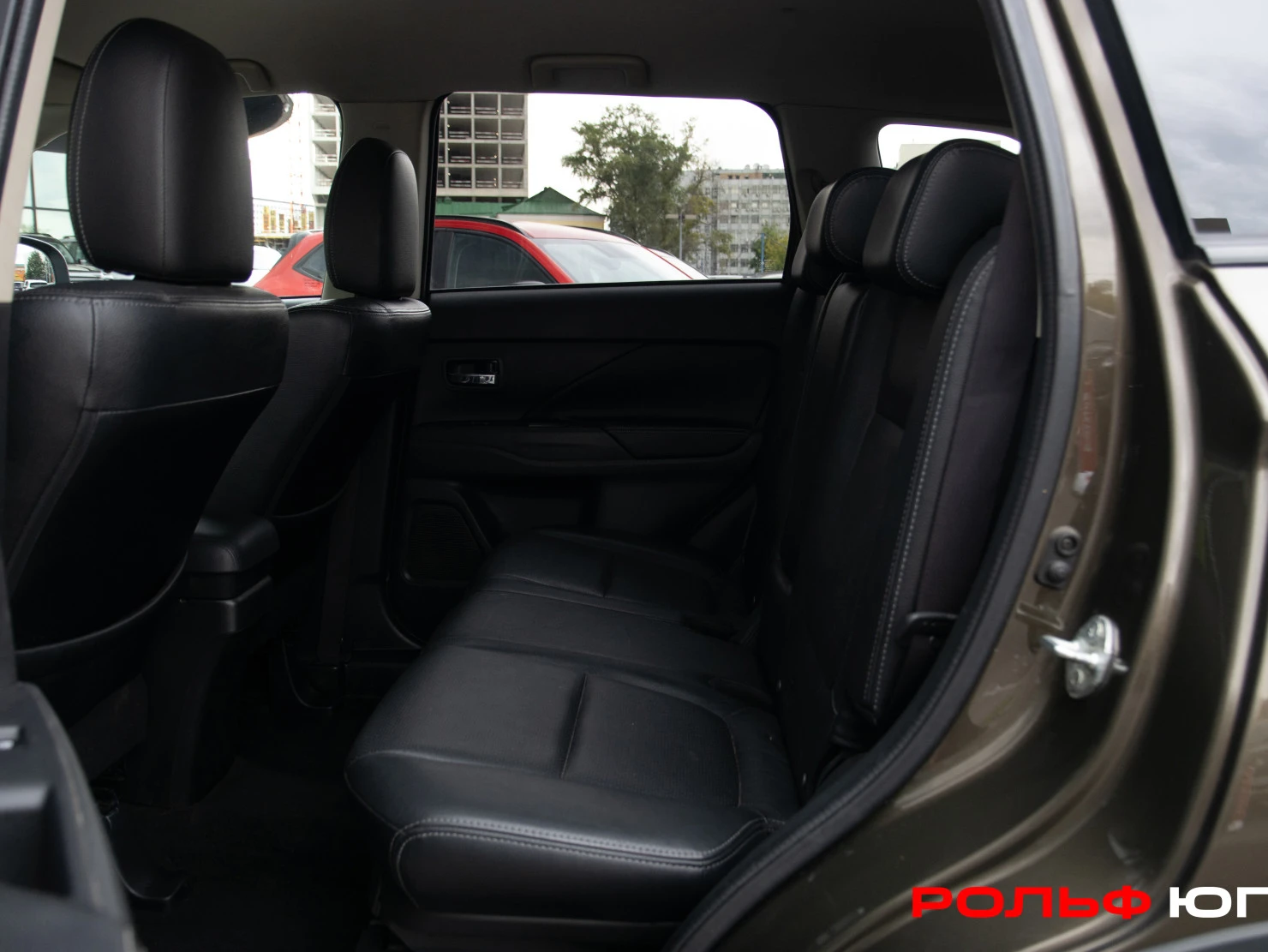 Mitsubishi OUTLANDER, 2015