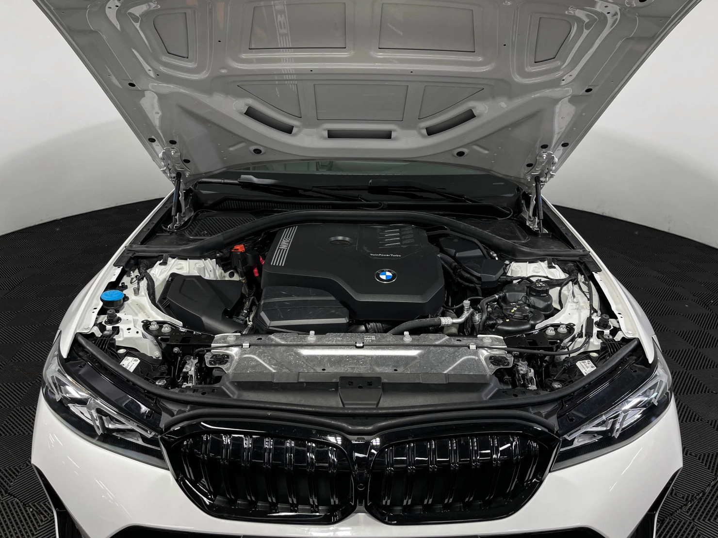 BMW 3 серии, 2024