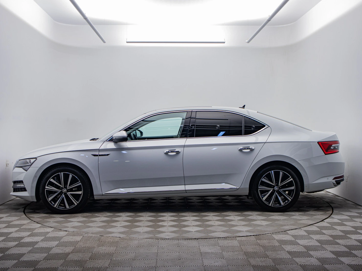 ŠKODA SUPERB, 2024