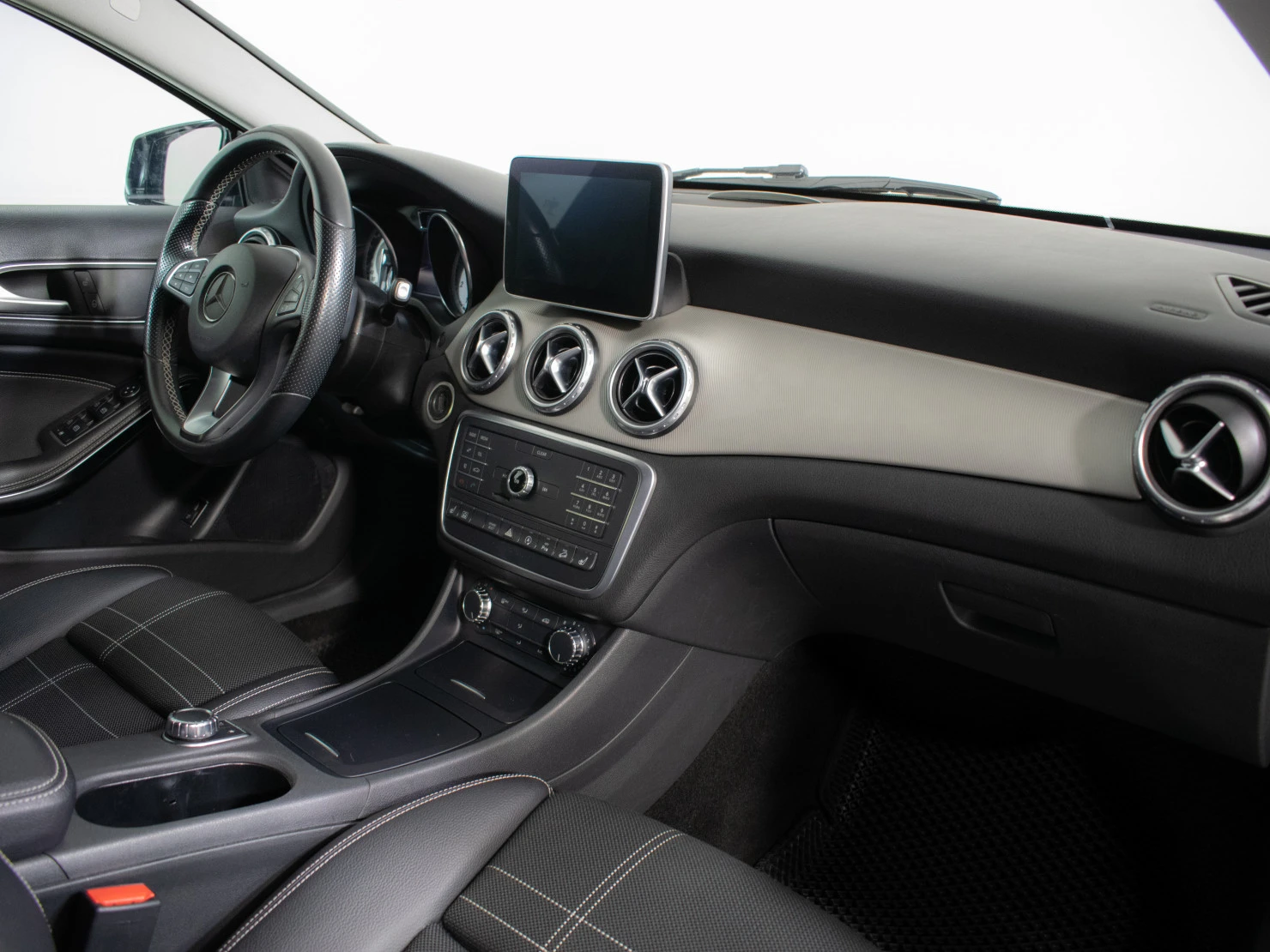 Mercedes-Benz GLA, 2015