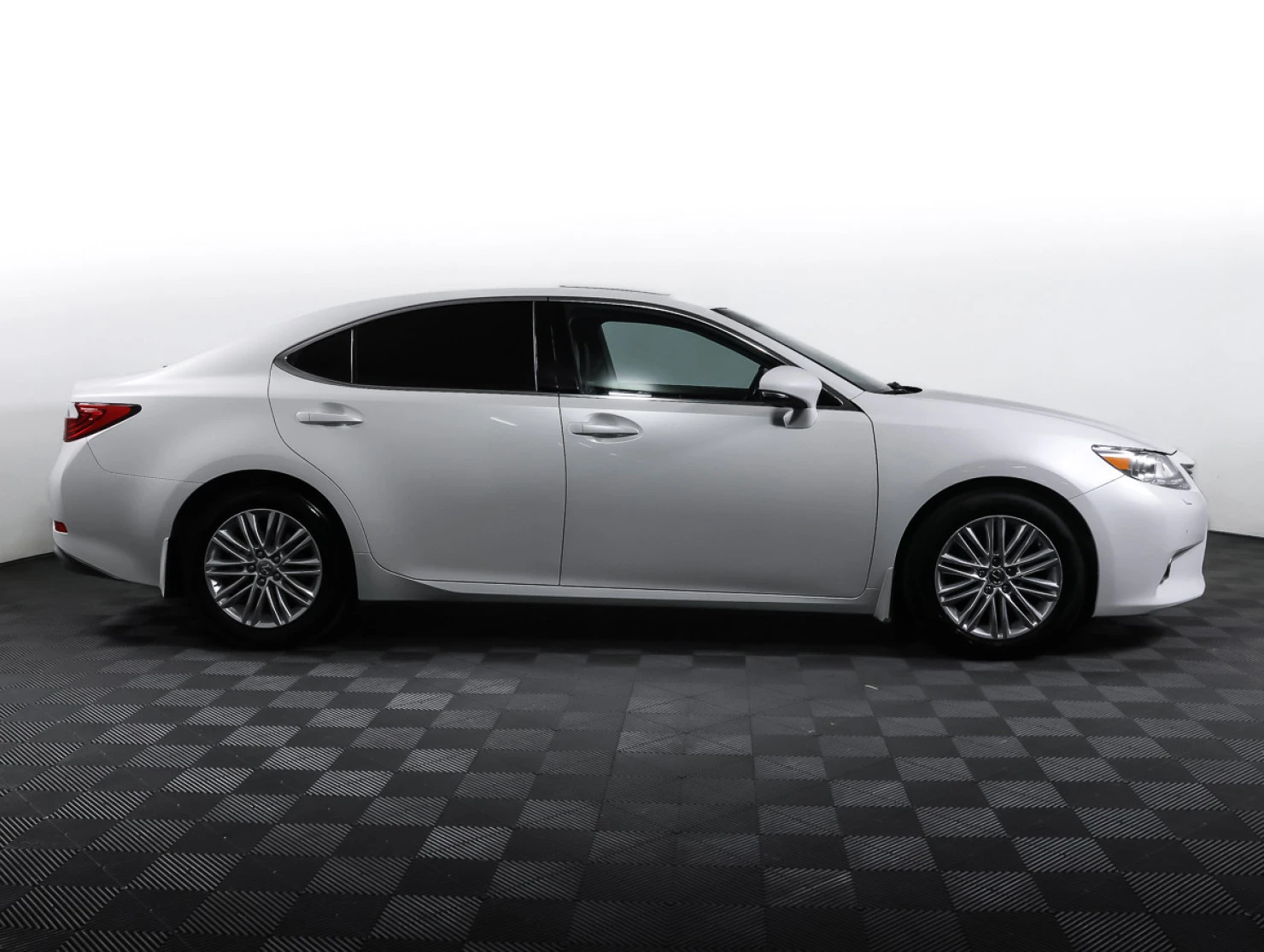 Lexus ES, 2014