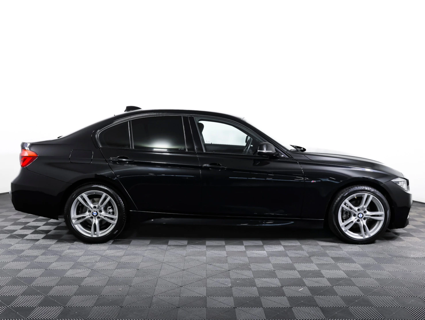 BMW 3 серии, 2017