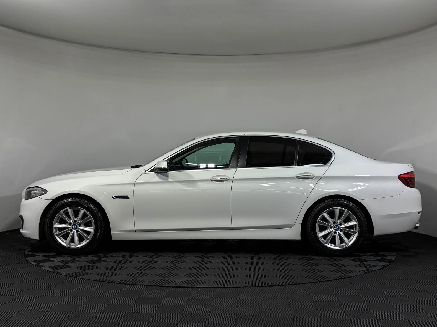 BMW 5 серии, 2013