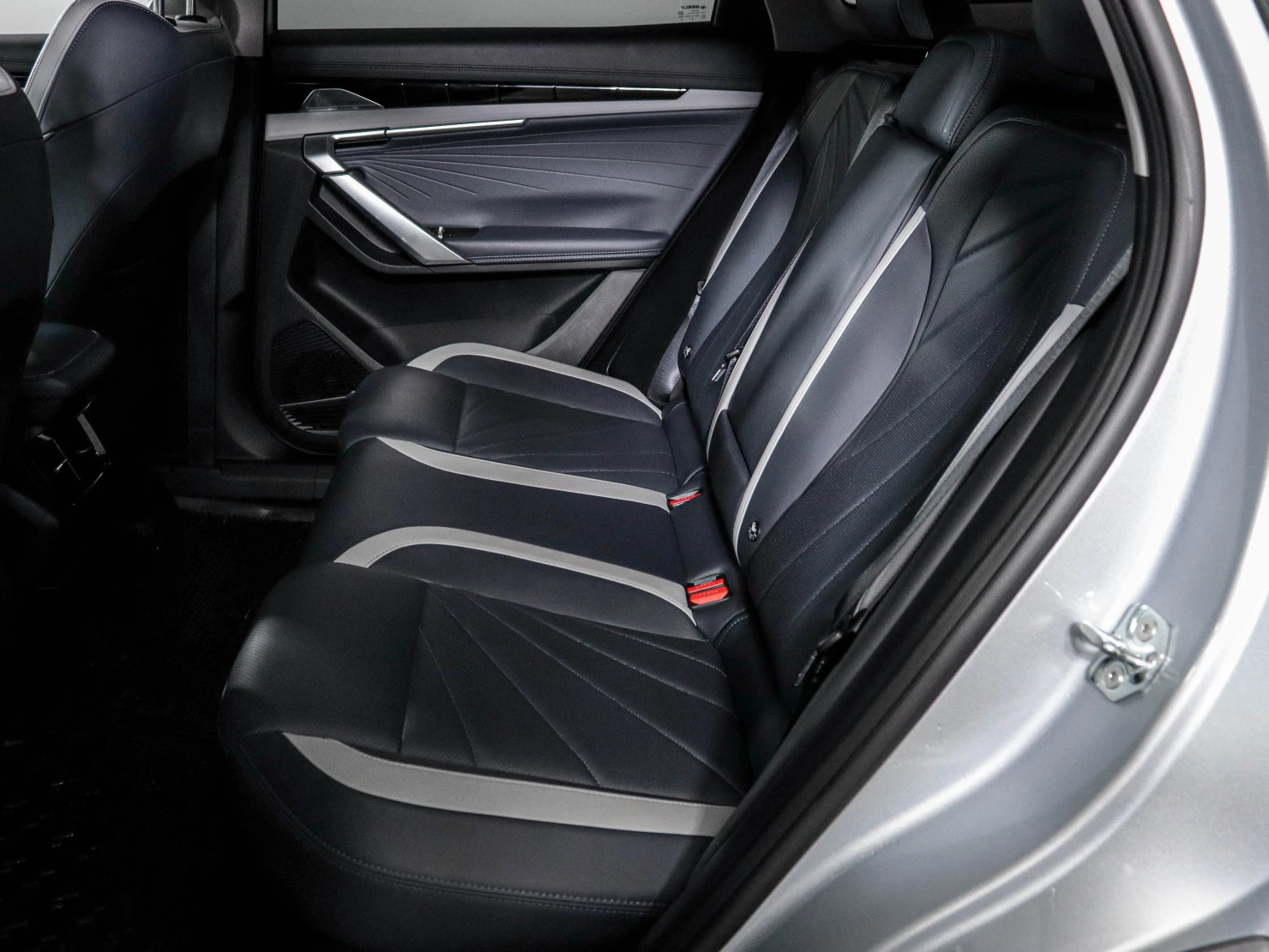 Geely Atlas, 2023