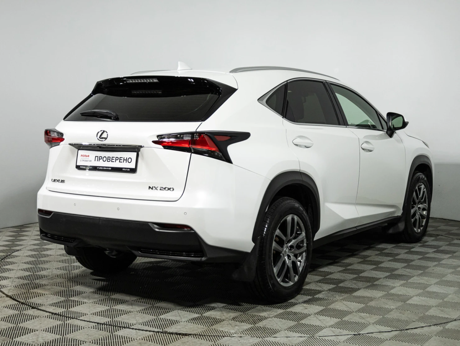 Lexus NX, 2016