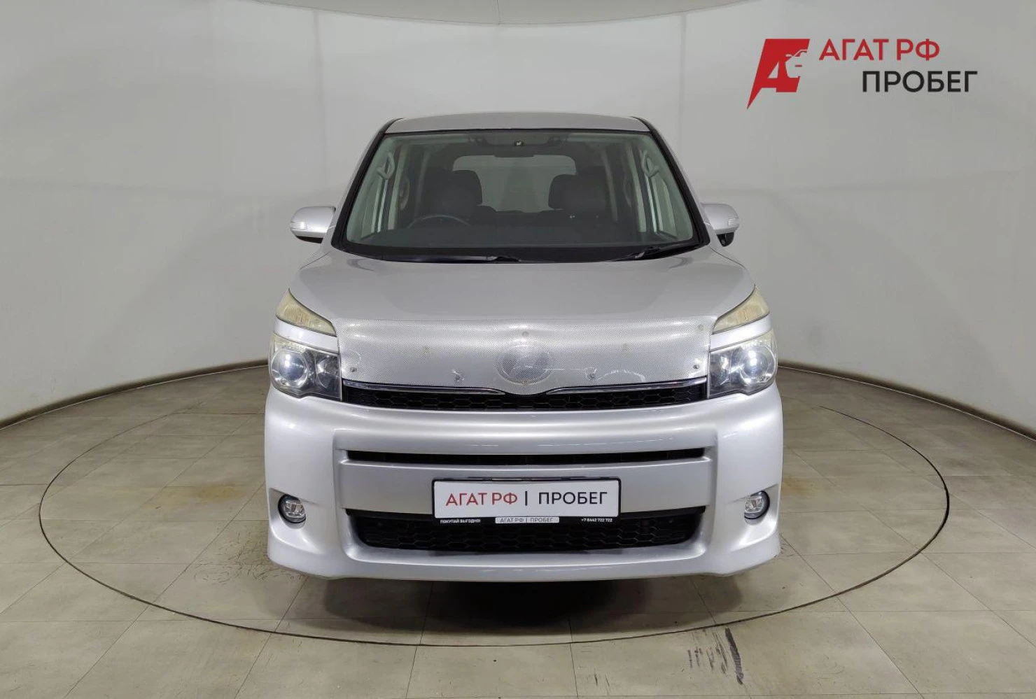 Toyota Voxy, 2012
