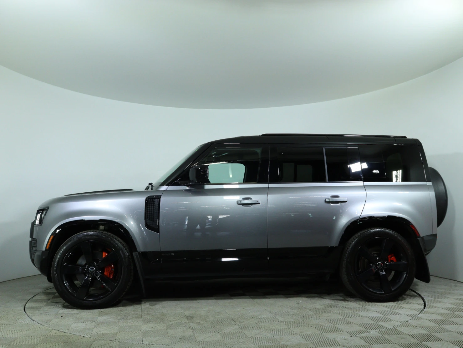Land Rover Defender, 2023