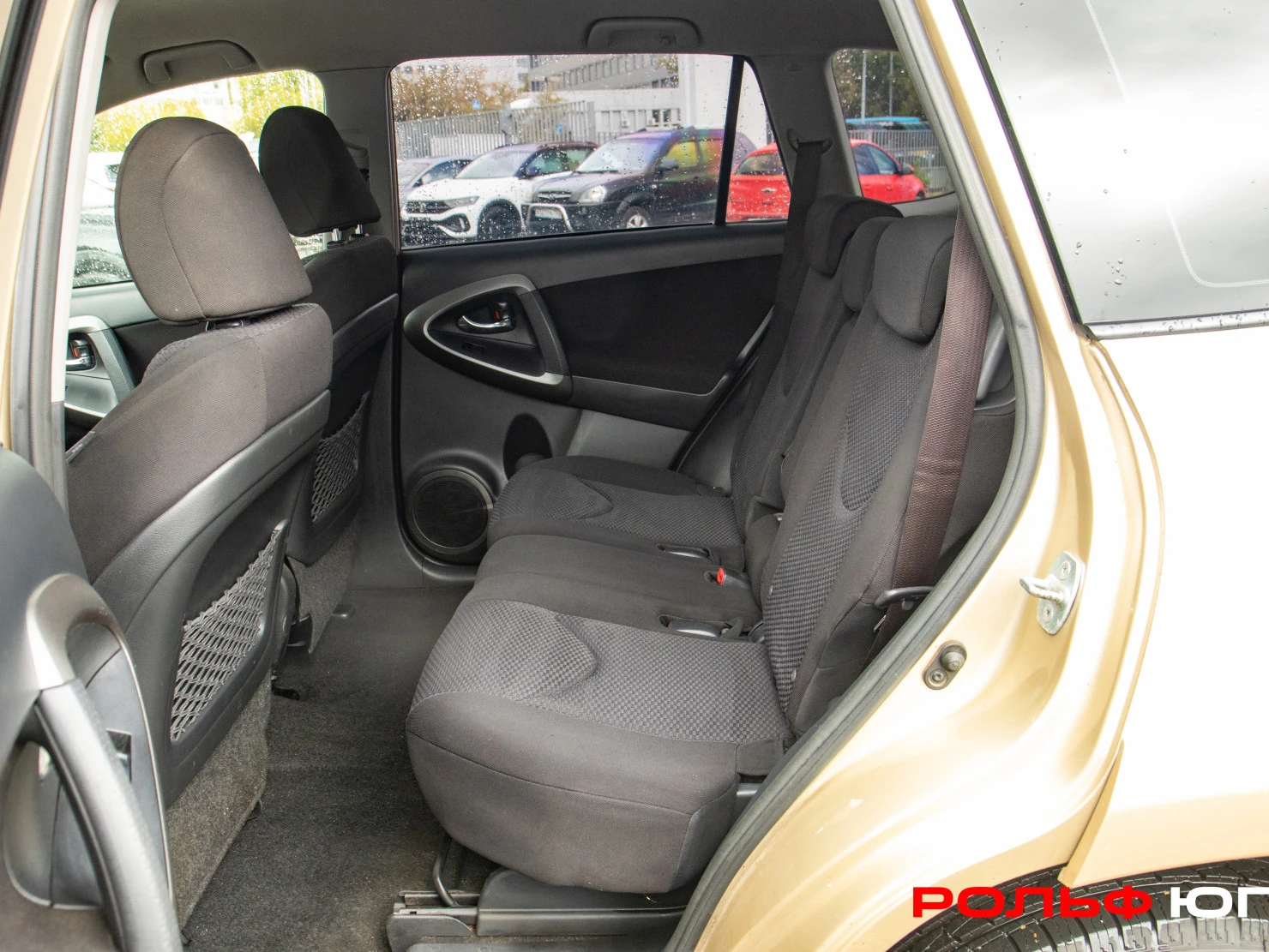 Toyota RAV4, 2011