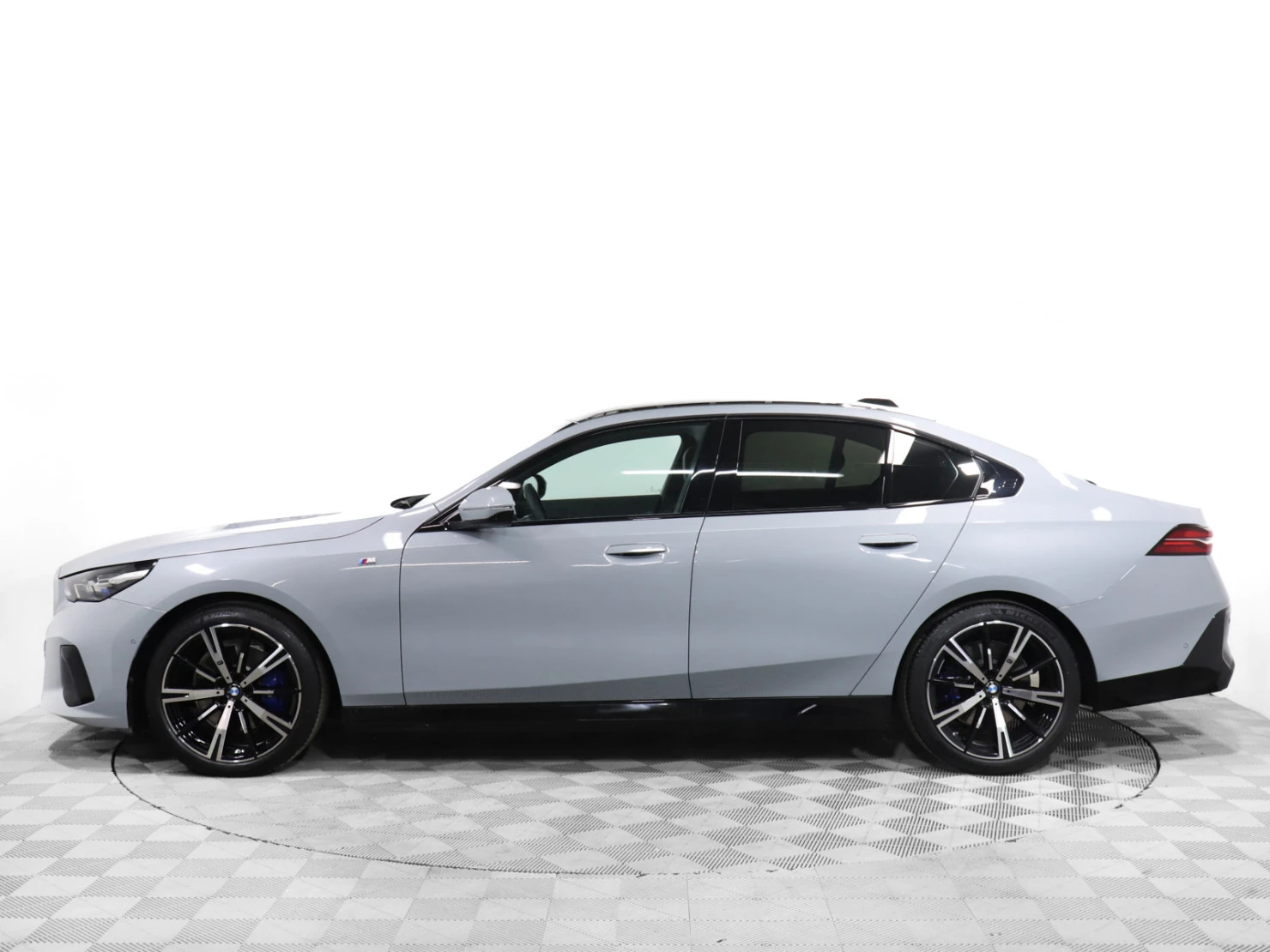 BMW 5 серии, 2025
