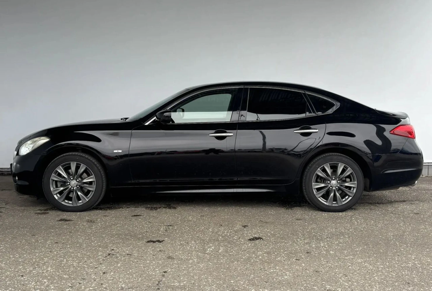 Infiniti M, 2012