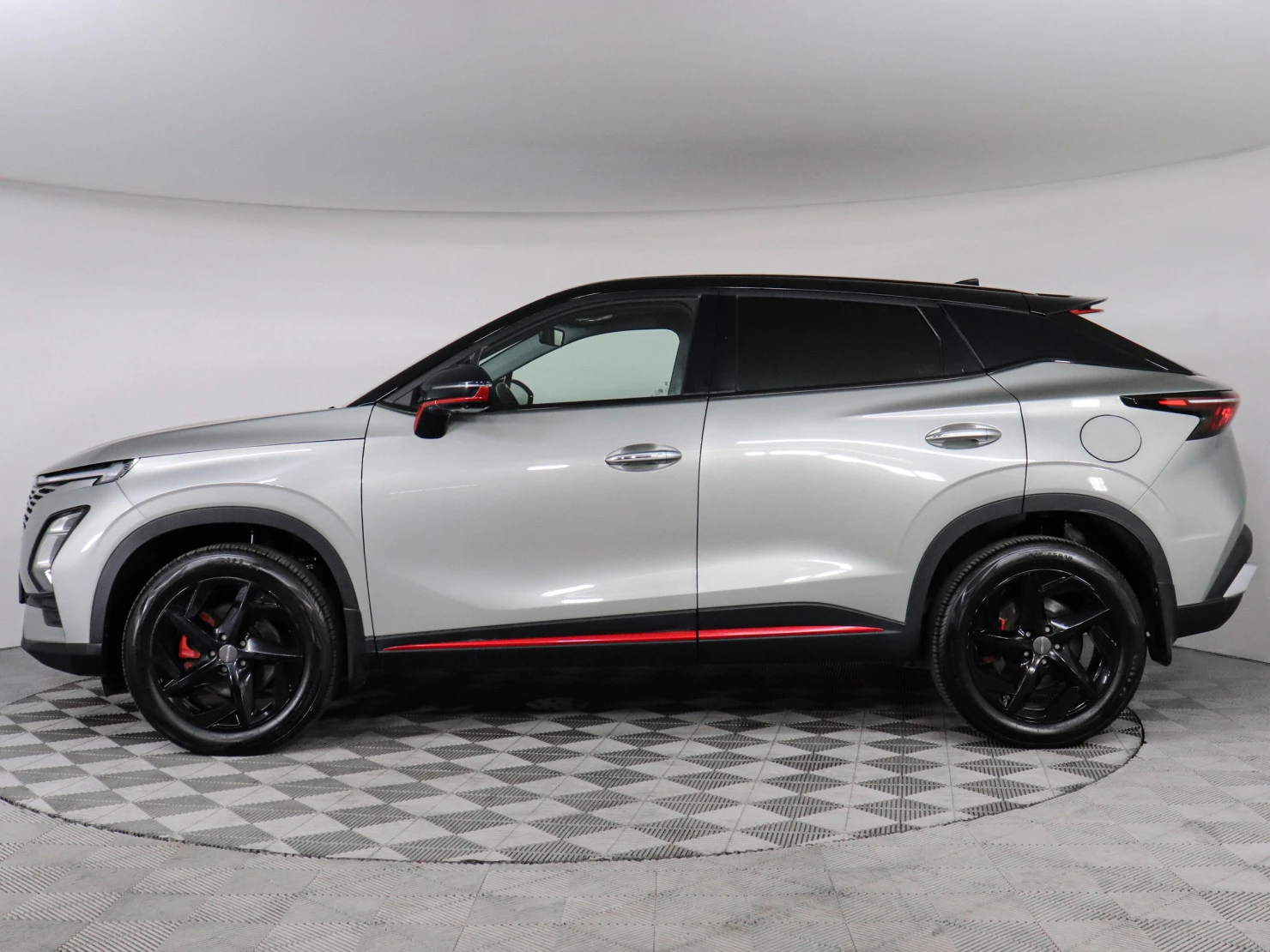 OMODA C5, 2023