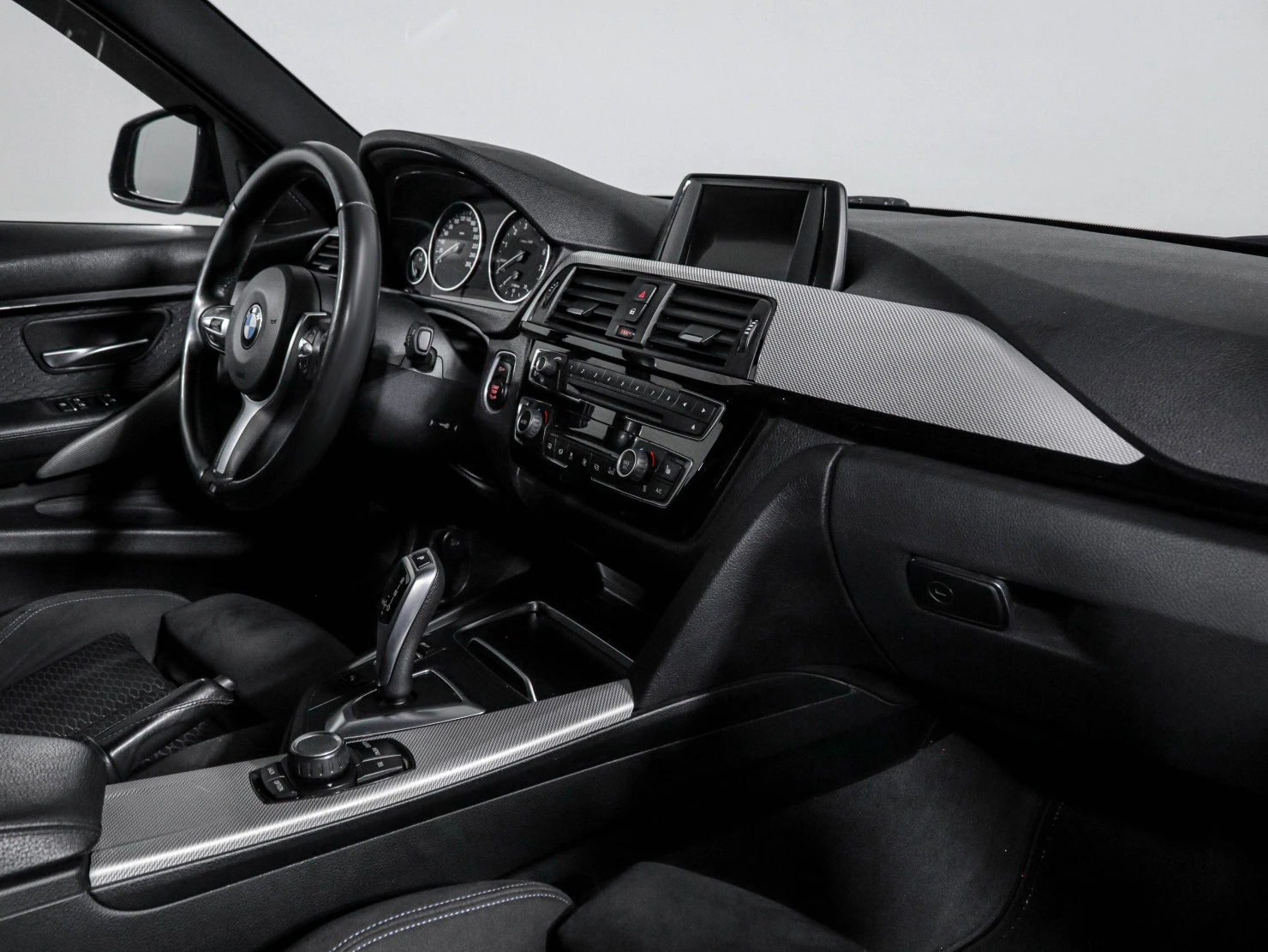BMW 3 серии, 2016